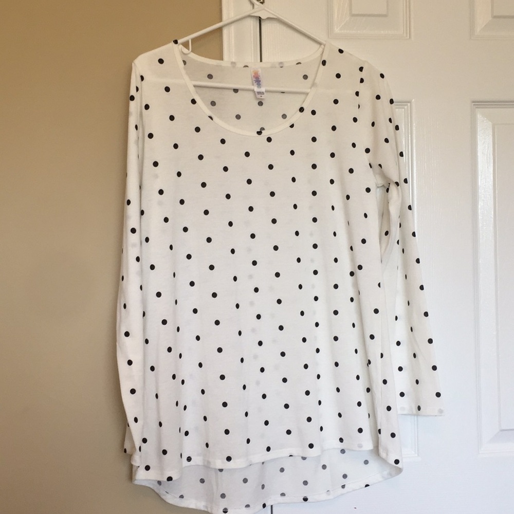 LulaRoe Cream Long Sleeve Medium Lynnae Shirt